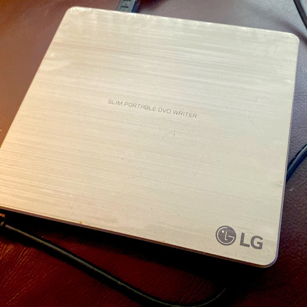 LG Slim Portable CD/DVD writer/player